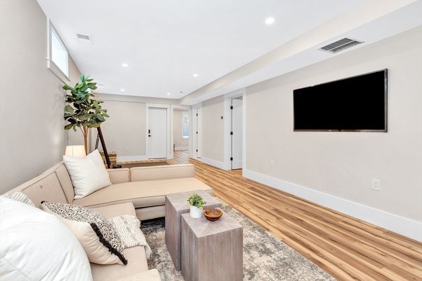 Interior, Living room, Recessed Lighting, Wood Texture Flooring