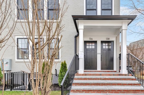 Exterior, Facade, Brick Facade, American Foursquare