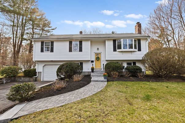 Attached, Exterior, Facade, Raised Ranch