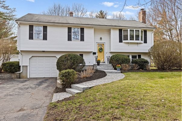 Attached, Exterior, Facade, Raised Ranch