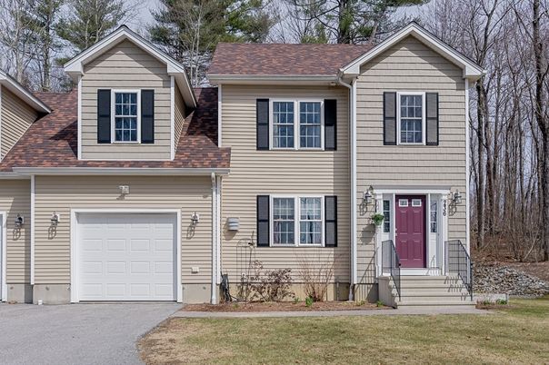 Attached, Exterior, Facade, Split Level