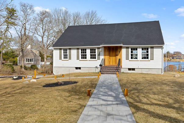 Exterior, Facade, Cape Cod