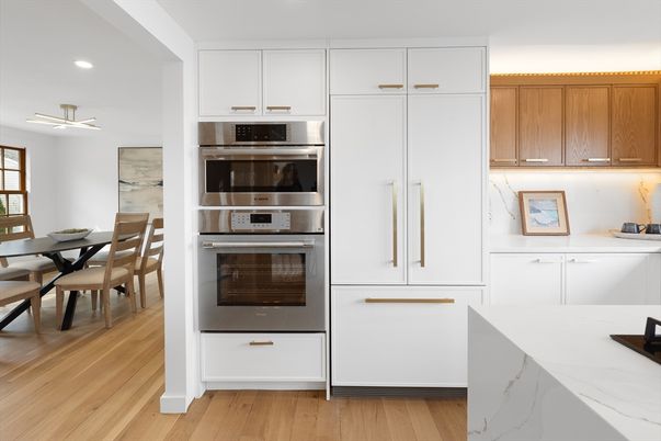 Dining room, Interior, Kitchen, Recessed Lighting, Stainless Steel Appliances, Wood Texture Flooring