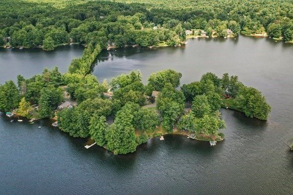 Exterior, Lake