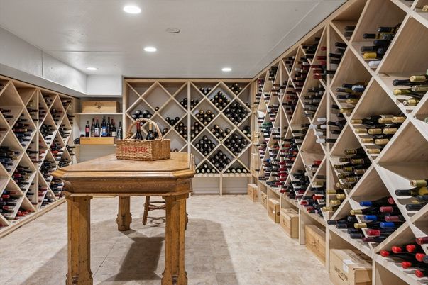 Interior, Piano, Recessed Lighting, Wine Storage