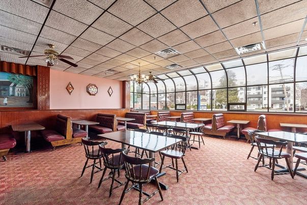 Chandelier, Dining room, Interior, Sun Room