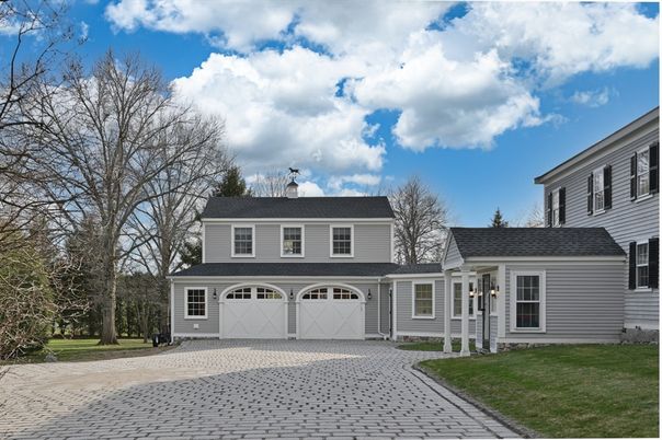 Attached, Exterior, Facade, Cape Cod