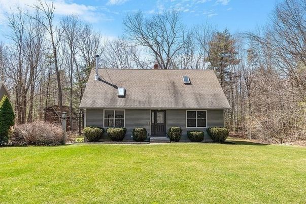 Backyard, Exterior, Facade, Cape Cod