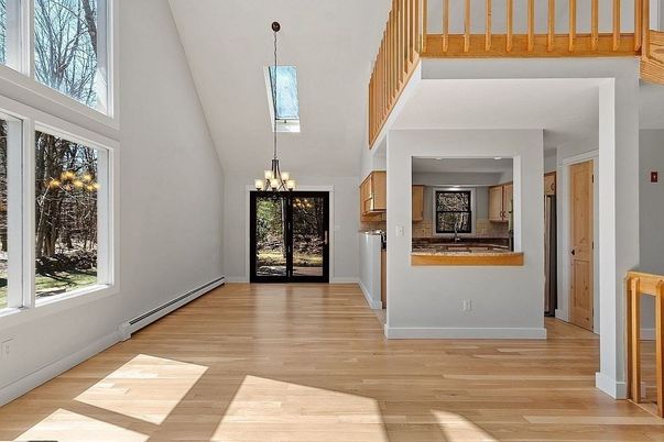 Interior, Pendant Lights, Wood Texture Flooring