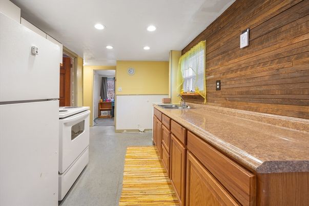 Interior, Kitchen, Recessed Lighting, Wooden Walls