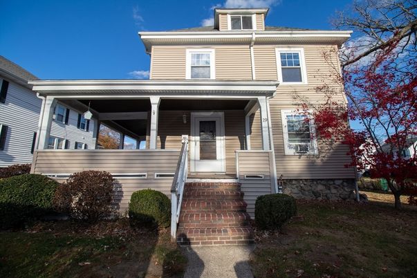 Exterior, Facade, American Foursquare