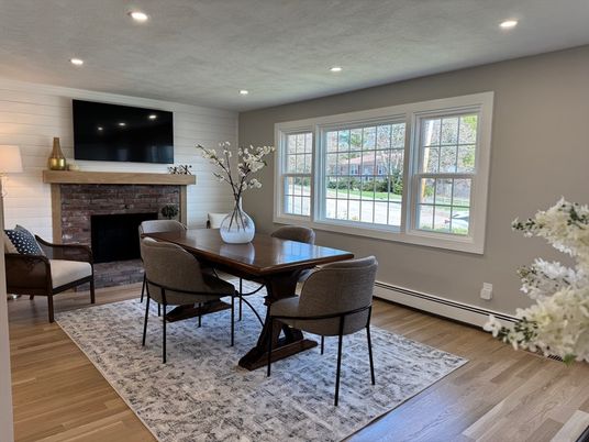 Dining room, Fireplace, Interior, Recessed Lighting, Wood Texture Flooring