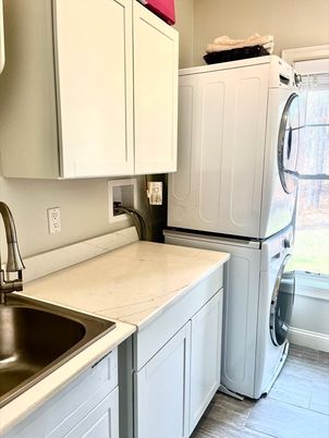 Interior, Kitchen, Washer, Wood Texture Flooring