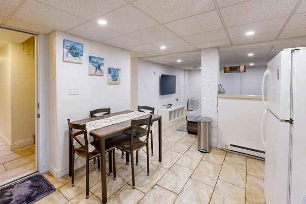 Dining room, Interior, Recessed Lighting