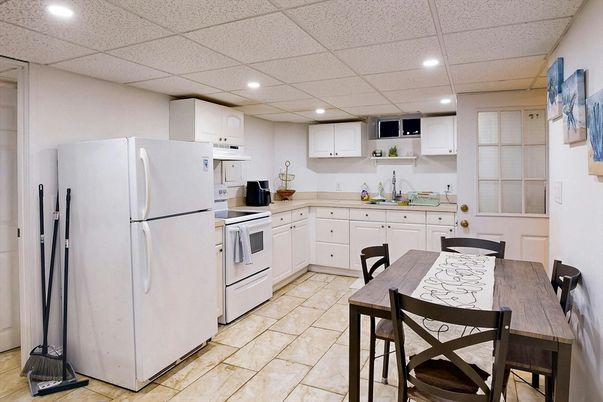 Dining room, Interior, Kitchen, Recessed Lighting