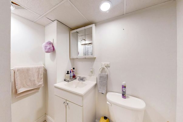 Bathroom, Interior, Recessed Lighting