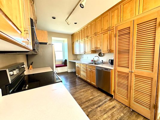 Interior, Kitchen, Recessed Lighting, Wood Texture Flooring