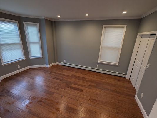 Empty room, Interior, Recessed Lighting, Wood Texture Flooring