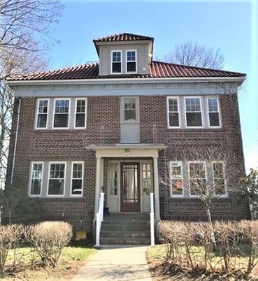 Exterior, Facade, Brick Facade, Georgian