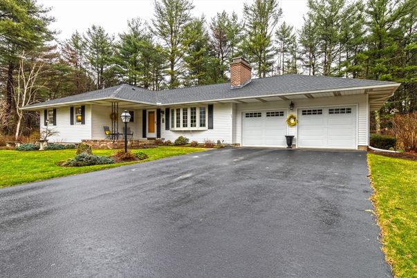 Attached, Exterior, Facade, Ranch