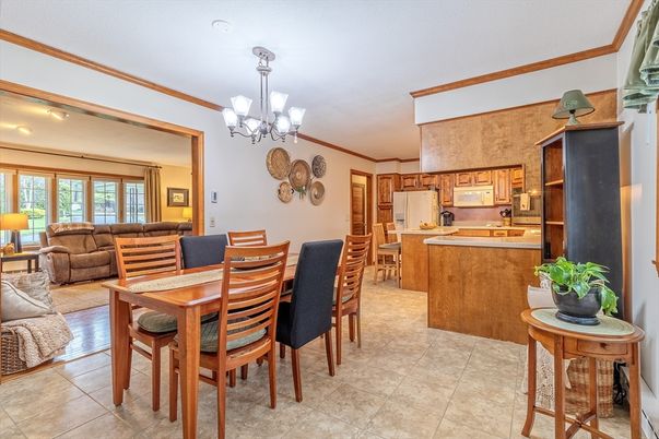 Chandelier, Dining room, Interior, Kitchen, Living room