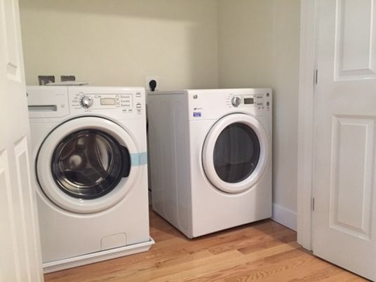 Interior, Utility Closets, Washer, Wood Texture Flooring