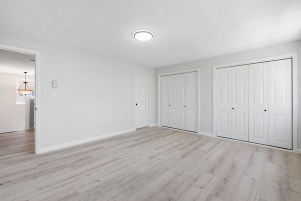Empty room, Interior, Pendant Lights, Wood Texture Flooring