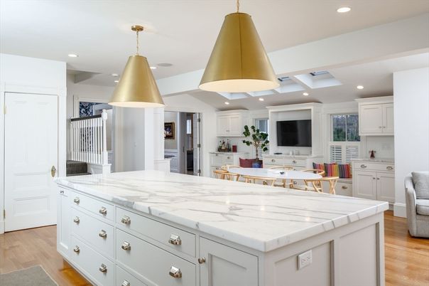Dining room, Interior, Kitchen, Pendant Lights, Recessed Lighting, Wood Texture Flooring