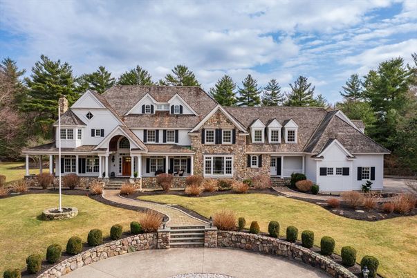 Attached, Exterior, Facade, Farmhouse