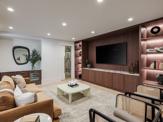 Interior, Living room, Recessed Lighting, Wood Texture Flooring