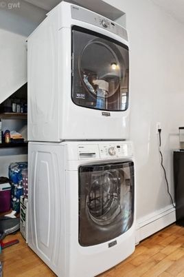Interior, Utility Closets, Washer, Wood Texture Flooring