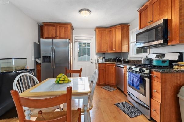 Dining room, Interior, Kitchen, Stainless Steel Appliances, Wood Texture Flooring