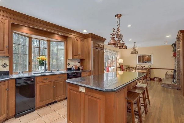 Chandelier, Dining room, Interior, Kitchen, Recessed Lighting, Wood Texture Flooring