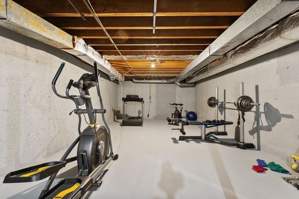 Fitness Equipment, Interior, Wooden Beams