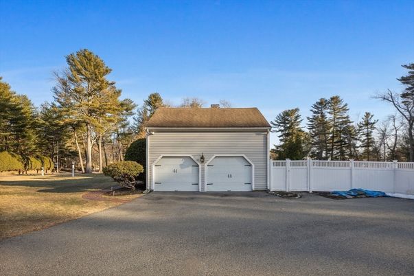 Detached Garage, Exterior
