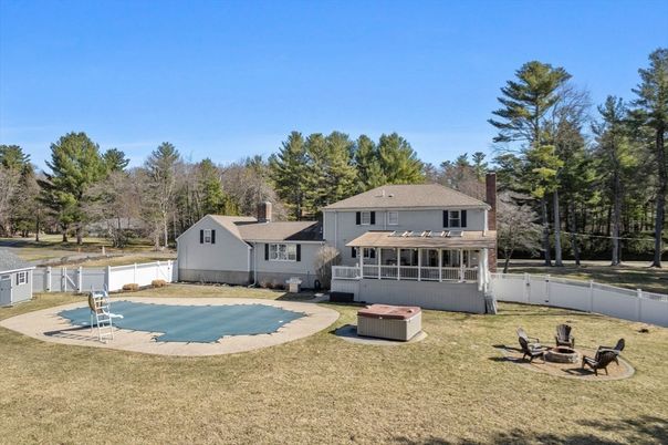 Backyard, Exterior, Hot Tub