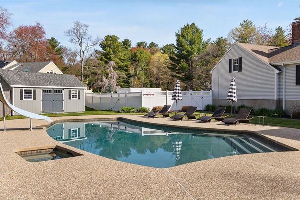 Exterior, Pool