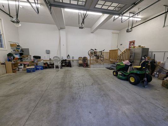 Garage, Interior