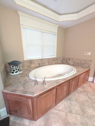 Bathroom, Interior, Tile Countertops