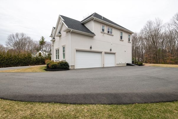 Attached, Exterior, Facade, Farmhouse