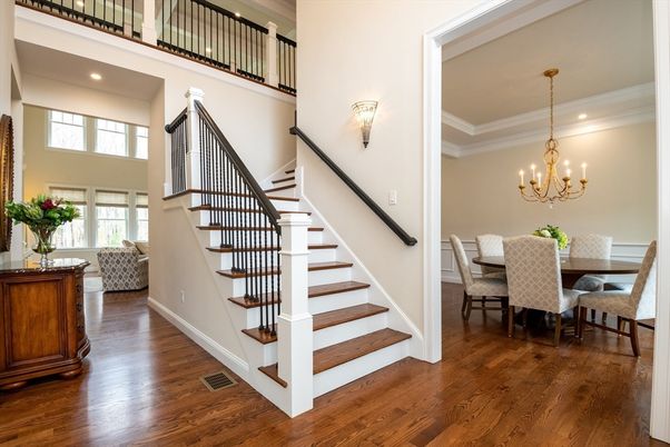 Chandelier, Dining room, Interior, Recessed Lighting, Wood Texture Flooring