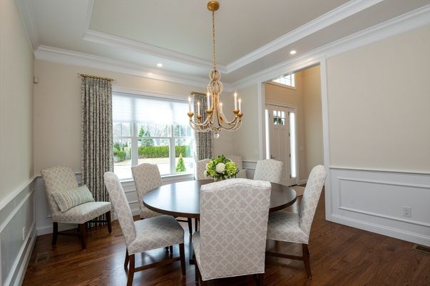 Chandelier, Dining room, Interior, Recessed Lighting, Wood Texture Flooring