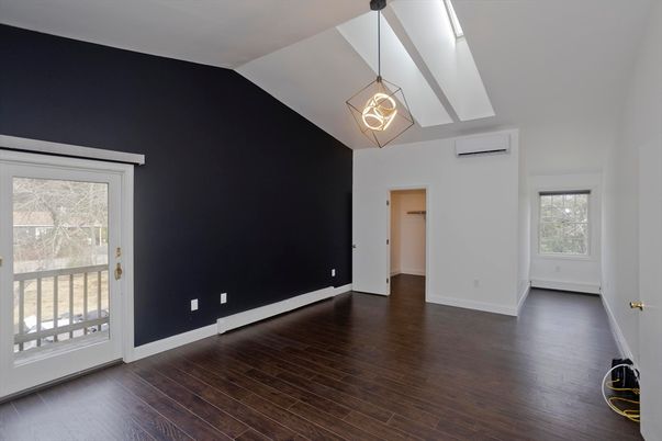 Empty room, Interior, Pendant Lights, Wood Texture Flooring