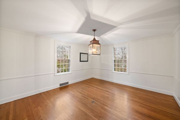 Empty room, Interior, Pendant Lights, Wood Texture Flooring