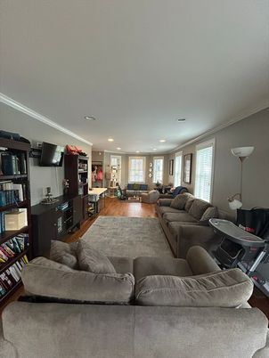 Fitness Equipment, Interior, Living room, Recessed Lighting, Wood Texture Flooring