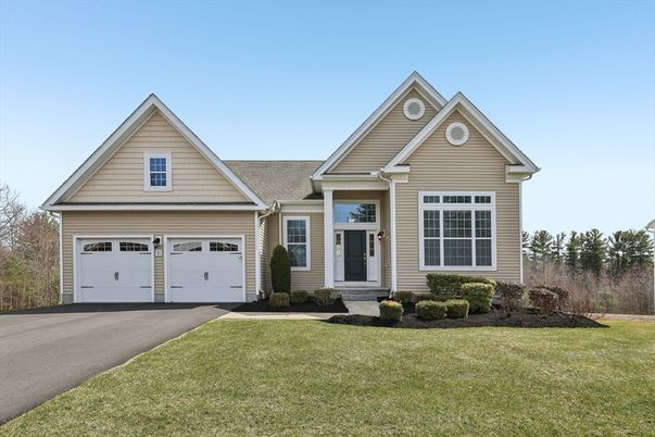 Attached, Exterior, Facade, Farmhouse
