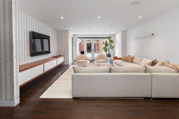 Interior, Living room, Recessed Lighting, Wood Texture Flooring