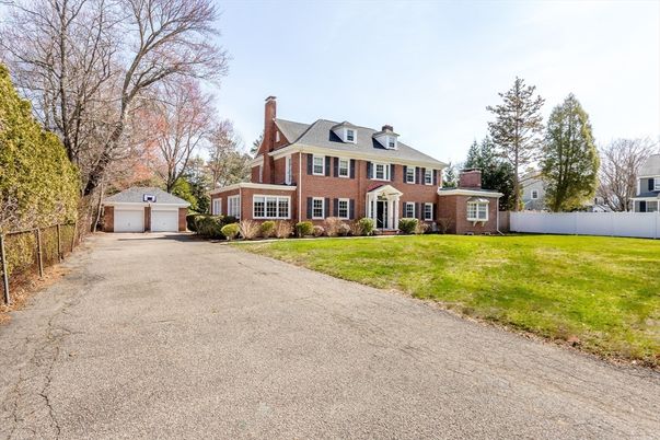 Backyard, Detached Garage, Exterior, Facade, Brick Facade, Georgian