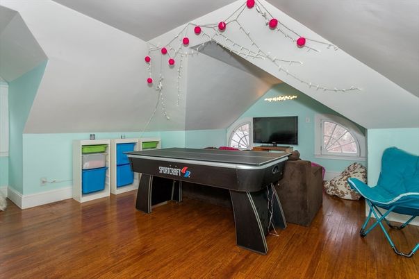 Game Room, Interior, Wood Texture Flooring