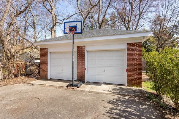 Detached Garage, Exterior